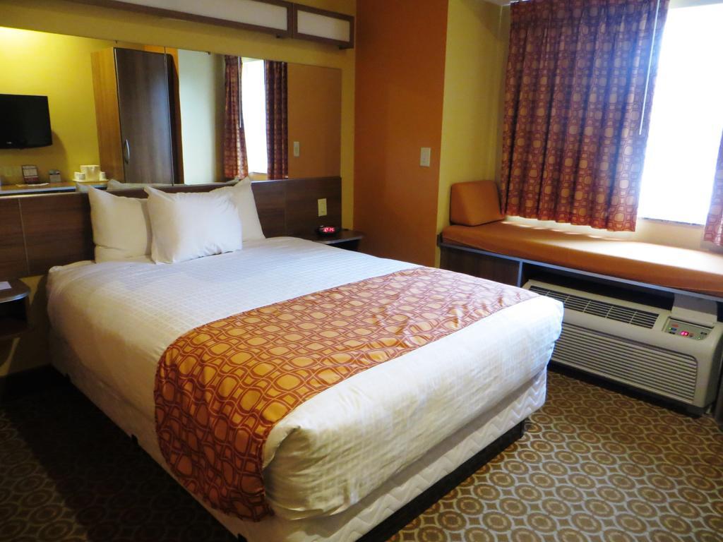 Microtel By Wyndham South Bend Notre Dame University Δωμάτιο φωτογραφία