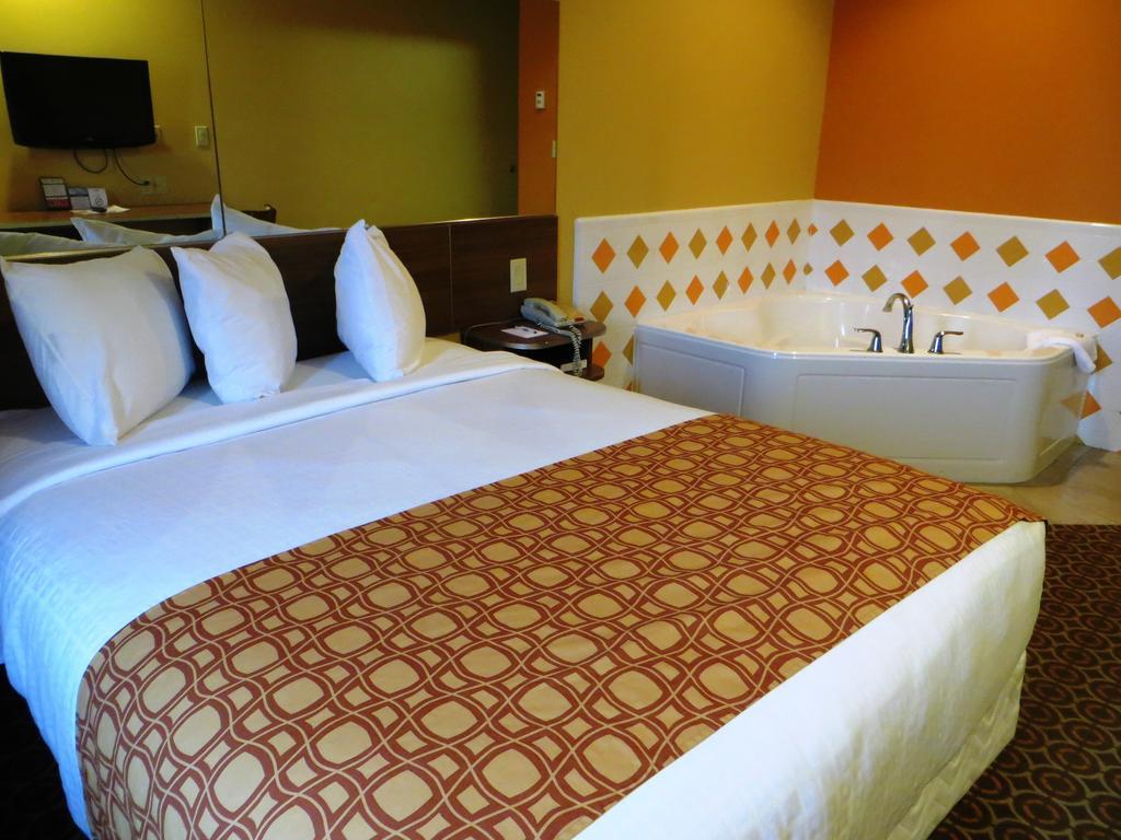 Microtel By Wyndham South Bend Notre Dame University Δωμάτιο φωτογραφία