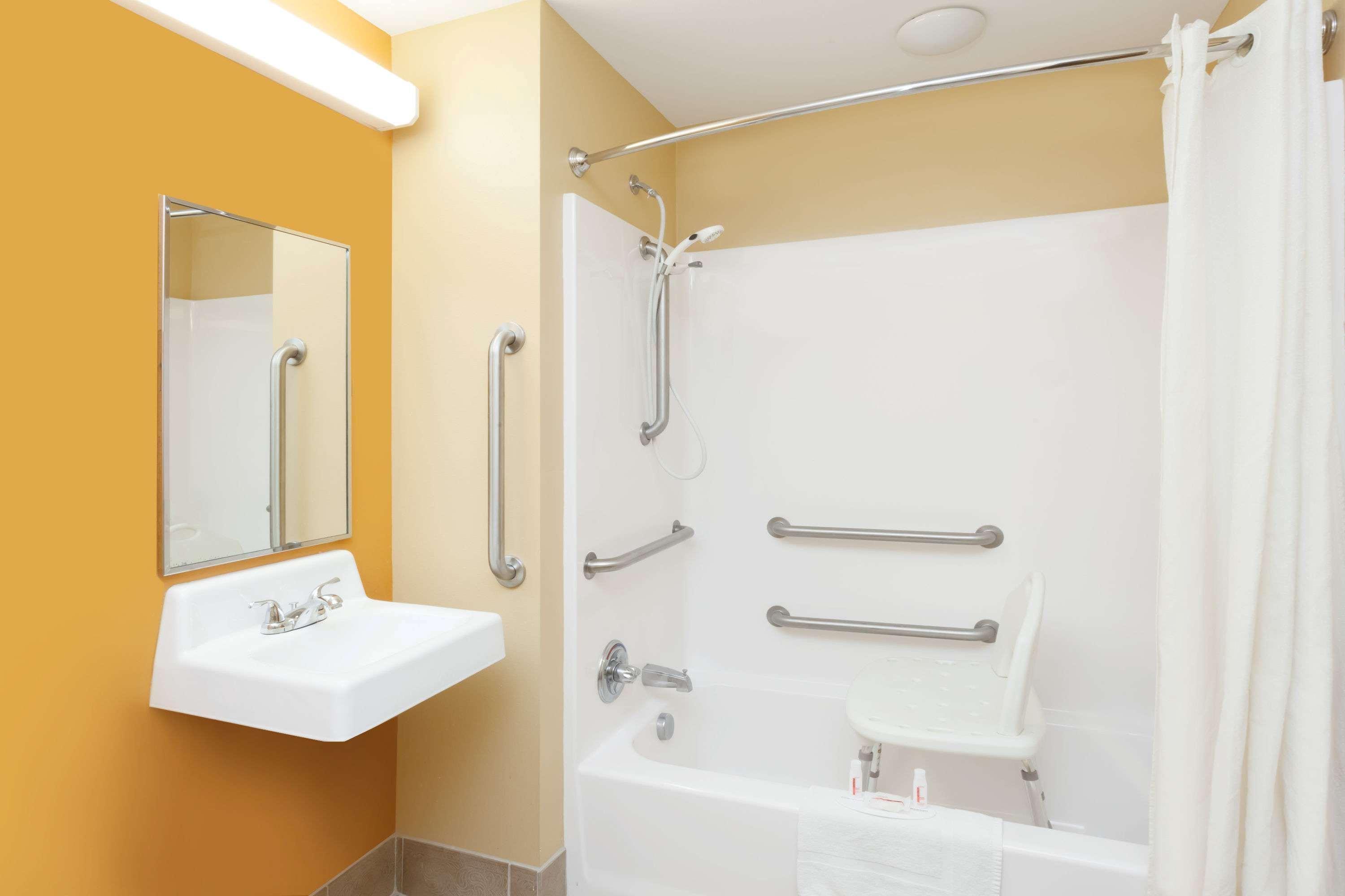 Microtel By Wyndham South Bend Notre Dame University Εξωτερικό φωτογραφία
